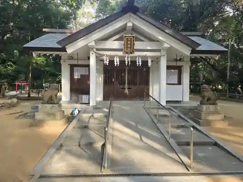 日野神社の{uncategorized: "未分類", other: "その他", undefined: "問題あり", building: "その他建物", grave: "お墓", sacred_gate: "鳥居", guardian: "狛犬", statue: "像", buddha: "仏像", history: "歴史", nature: "自然", garden: "庭園", animal: "動物", pagoda: "塔", temizu: "手水舎", mountain_gate: "山門・神門", sanctuary: "本殿・本堂", subordinate: "末社・摂社", art: "芸術", scenery: "景色", jizo: "地蔵", ema: "絵馬", goshuin: "御朱印", omikuji: "おみくじ", items: "授与品その他", amulet: "お守り", goshuincho: "御朱印帳", eats: "食事", festival: "お祭り", votive_dance: "神楽", shichigosan: "七五三参", wedding: "結婚式", experience: "体験その他", initially: "初詣", around: "周辺", anti_infection: "感染症対策"}