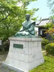 石田神社の像