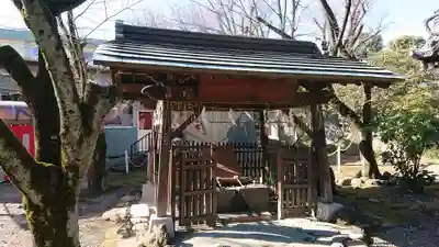 三囲神社の手水舎
