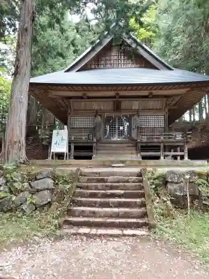 戸隠神社火之御子社の{uncategorized: "未分類", other: "その他", undefined: "問題あり", building: "その他建物", grave: "お墓", sacred_gate: "鳥居", guardian: "狛犬", statue: "像", buddha: "仏像", history: "歴史", nature: "自然", garden: "庭園", animal: "動物", pagoda: "塔", temizu: "手水舎", mountain_gate: "山門・神門", sanctuary: "本殿・本堂", subordinate: "末社・摂社", art: "芸術", scenery: "景色", jizo: "地蔵", ema: "絵馬", goshuin: "御朱印", omikuji: "おみくじ", items: "授与品その他", amulet: "お守り", goshuincho: "御朱印帳", eats: "食事", festival: "お祭り", votive_dance: "神楽", shichigosan: "七五三参", wedding: "結婚式", experience: "体験その他", initially: "初詣", around: "周辺", anti_infection: "感染症対策"}