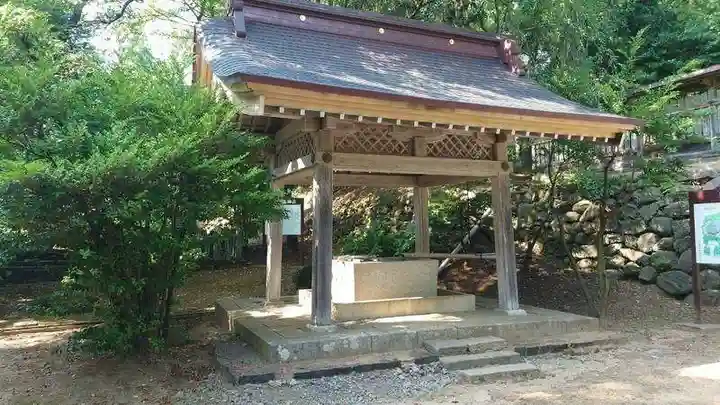 鳥海山大物忌神社蕨岡口ノ宮の手水舎