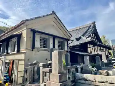 良長院の{uncategorized: "未分類", other: "その他", undefined: "問題あり", building: "その他建物", grave: "お墓", sacred_gate: "鳥居", guardian: "狛犬", statue: "像", buddha: "仏像", history: "歴史", nature: "自然", garden: "庭園", animal: "動物", pagoda: "塔", temizu: "手水舎", mountain_gate: "山門・神門", sanctuary: "本殿・本堂", subordinate: "末社・摂社", art: "芸術", scenery: "景色", jizo: "地蔵", ema: "絵馬", goshuin: "御朱印", omikuji: "おみくじ", items: "授与品その他", amulet: "お守り", goshuincho: "御朱印帳", eats: "食事", festival: "お祭り", votive_dance: "神楽", shichigosan: "七五三参", wedding: "結婚式", experience: "体験その他", initially: "初詣", around: "周辺", anti_infection: "感染症対策"}