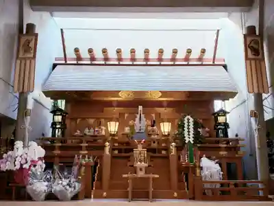 八津御嶽神社の本殿・本堂