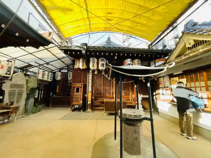 浪速寺の本殿・本堂