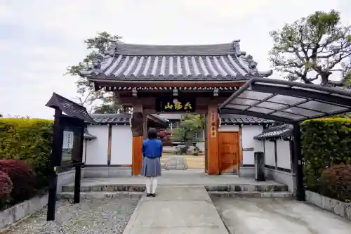 観音寺（北名古屋）の山門・神門