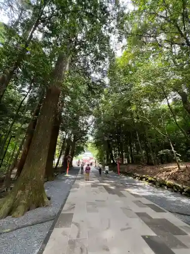 霧島神宮の{uncategorized: "未分類", other: "その他", undefined: "問題あり", building: "その他建物", grave: "お墓", sacred_gate: "鳥居", guardian: "狛犬", statue: "像", buddha: "仏像", history: "歴史", nature: "自然", garden: "庭園", animal: "動物", pagoda: "塔", temizu: "手水舎", mountain_gate: "山門・神門", sanctuary: "本殿・本堂", subordinate: "末社・摂社", art: "芸術", scenery: "景色", jizo: "地蔵", ema: "絵馬", goshuin: "御朱印", omikuji: "おみくじ", items: "授与品その他", amulet: "お守り", goshuincho: "御朱印帳", eats: "食事", festival: "お祭り", votive_dance: "神楽", shichigosan: "七五三参", wedding: "結婚式", experience: "体験その他", initially: "初詣", around: "周辺", anti_infection: "感染症対策"}