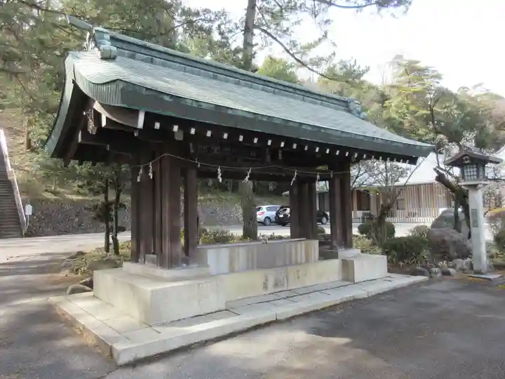 群馬県護国神社の手水舎