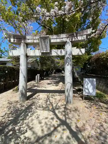 諏訪神社の鳥居