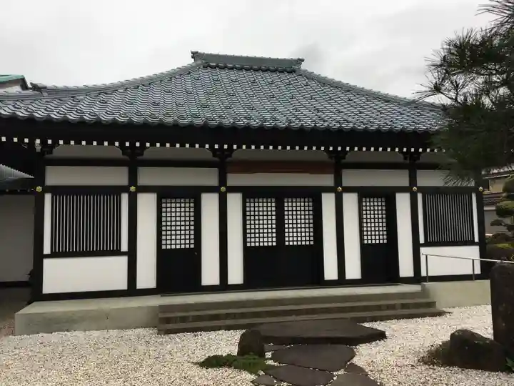 蓮光寺の本殿・本堂