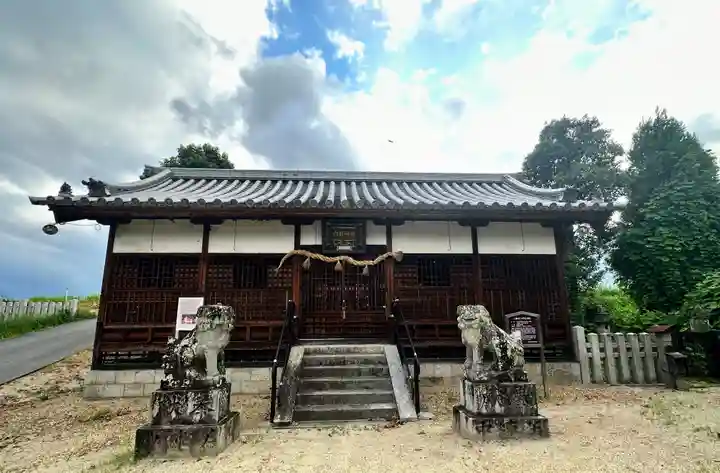 六県神社の本殿・本堂