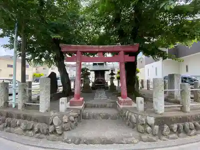 田中稲荷大明神の鳥居