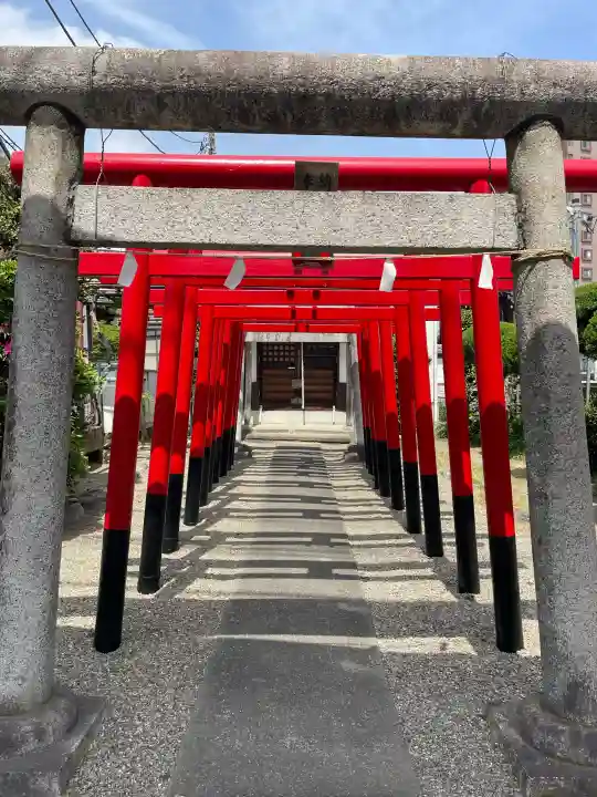 宇佐稲荷大明神の{uncategorized: "未分類", other: "その他", undefined: "問題あり", building: "その他建物", grave: "お墓", sacred_gate: "鳥居", guardian: "狛犬", statue: "像", buddha: "仏像", history: "歴史", nature: "自然", garden: "庭園", animal: "動物", pagoda: "塔", temizu: "手水舎", mountain_gate: "山門・神門", sanctuary: "本殿・本堂", subordinate: "末社・摂社", art: "芸術", scenery: "景色", jizo: "地蔵", ema: "絵馬", goshuin: "御朱印", omikuji: "おみくじ", items: "授与品その他", amulet: "お守り", goshuincho: "御朱印帳", eats: "食事", festival: "お祭り", votive_dance: "神楽", shichigosan: "七五三参", wedding: "結婚式", experience: "体験その他", initially: "初詣", around: "周辺", anti_infection: "感染症対策"}