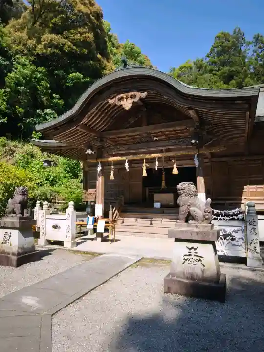 大水上神社の{uncategorized: "未分類", other: "その他", undefined: "問題あり", building: "その他建物", grave: "お墓", sacred_gate: "鳥居", guardian: "狛犬", statue: "像", buddha: "仏像", history: "歴史", nature: "自然", garden: "庭園", animal: "動物", pagoda: "塔", temizu: "手水舎", mountain_gate: "山門・神門", sanctuary: "本殿・本堂", subordinate: "末社・摂社", art: "芸術", scenery: "景色", jizo: "地蔵", ema: "絵馬", goshuin: "御朱印", omikuji: "おみくじ", items: "授与品その他", amulet: "お守り", goshuincho: "御朱印帳", eats: "食事", festival: "お祭り", votive_dance: "神楽", shichigosan: "七五三参", wedding: "結婚式", experience: "体験その他", initially: "初詣", around: "周辺", anti_infection: "感染症対策"}