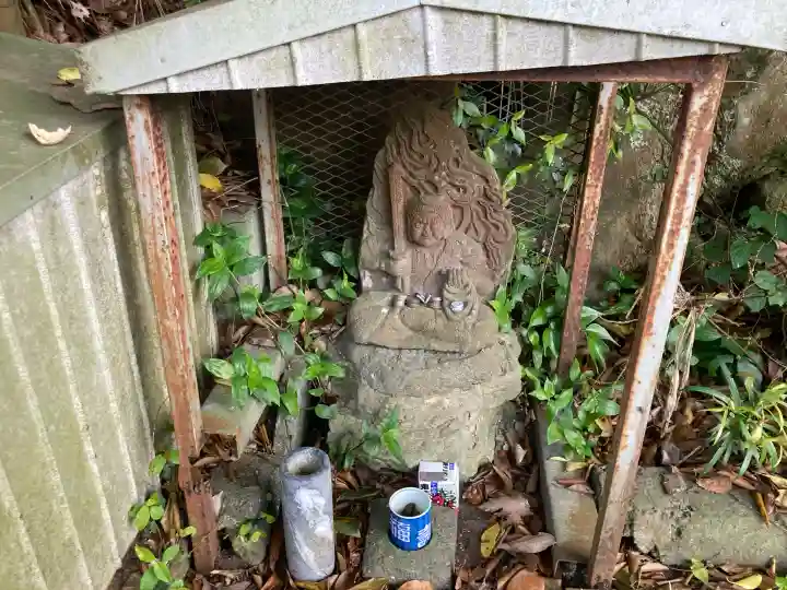 御滝神社の{uncategorized: "未分類", other: "その他", undefined: "問題あり", building: "その他建物", grave: "お墓", sacred_gate: "鳥居", guardian: "狛犬", statue: "像", buddha: "仏像", history: "歴史", nature: "自然", garden: "庭園", animal: "動物", pagoda: "塔", temizu: "手水舎", mountain_gate: "山門・神門", sanctuary: "本殿・本堂", subordinate: "末社・摂社", art: "芸術", scenery: "景色", jizo: "地蔵", ema: "絵馬", goshuin: "御朱印", omikuji: "おみくじ", items: "授与品その他", amulet: "お守り", goshuincho: "御朱印帳", eats: "食事", festival: "お祭り", votive_dance: "神楽", shichigosan: "七五三参", wedding: "結婚式", experience: "体験その他", initially: "初詣", around: "周辺", anti_infection: "感染症対策"}