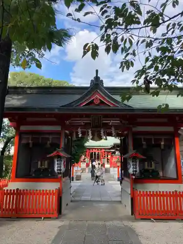 馬橋稲荷神社の山門・神門