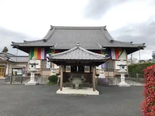 瑠璃光寺の本殿