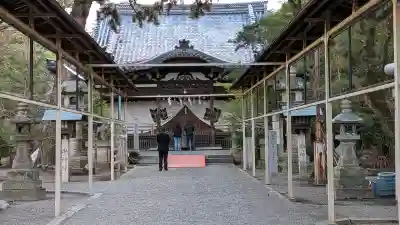 立坂神社の{uncategorized: "未分類", other: "その他", undefined: "問題あり", building: "その他建物", grave: "お墓", sacred_gate: "鳥居", guardian: "狛犬", statue: "像", buddha: "仏像", history: "歴史", nature: "自然", garden: "庭園", animal: "動物", pagoda: "塔", temizu: "手水舎", mountain_gate: "山門・神門", sanctuary: "本殿・本堂", subordinate: "末社・摂社", art: "芸術", scenery: "景色", jizo: "地蔵", ema: "絵馬", goshuin: "御朱印", omikuji: "おみくじ", items: "授与品その他", amulet: "お守り", goshuincho: "御朱印帳", eats: "食事", festival: "お祭り", votive_dance: "神楽", shichigosan: "七五三参", wedding: "結婚式", experience: "体験その他", initially: "初詣", around: "周辺", anti_infection: "感染症対策"}