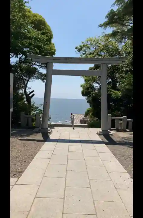 大洗磯前神社の{uncategorized: "未分類", other: "その他", undefined: "問題あり", building: "その他建物", grave: "お墓", sacred_gate: "鳥居", guardian: "狛犬", statue: "像", buddha: "仏像", history: "歴史", nature: "自然", garden: "庭園", animal: "動物", pagoda: "塔", temizu: "手水舎", mountain_gate: "山門・神門", sanctuary: "本殿・本堂", subordinate: "末社・摂社", art: "芸術", scenery: "景色", jizo: "地蔵", ema: "絵馬", goshuin: "御朱印", omikuji: "おみくじ", items: "授与品その他", amulet: "お守り", goshuincho: "御朱印帳", eats: "食事", festival: "お祭り", votive_dance: "神楽", shichigosan: "七五三参", wedding: "結婚式", experience: "体験その他", initially: "初詣", around: "周辺", anti_infection: "感染症対策"}