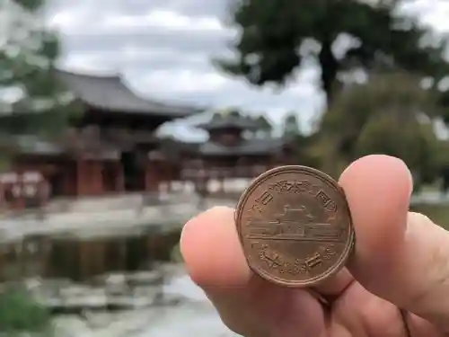 平等院の{uncategorized: "未分類", other: "その他", undefined: "問題あり", building: "その他建物", grave: "お墓", sacred_gate: "鳥居", guardian: "狛犬", statue: "像", buddha: "仏像", history: "歴史", nature: "自然", garden: "庭園", animal: "動物", pagoda: "塔", temizu: "手水舎", mountain_gate: "山門・神門", sanctuary: "本殿・本堂", subordinate: "末社・摂社", art: "芸術", scenery: "景色", jizo: "地蔵", ema: "絵馬", goshuin: "御朱印", omikuji: "おみくじ", items: "授与品その他", amulet: "お守り", goshuincho: "御朱印帳", eats: "食事", festival: "お祭り", votive_dance: "神楽", shichigosan: "七五三参", wedding: "結婚式", experience: "体験その他", initially: "初詣", around: "周辺", anti_infection: "感染症対策"}
