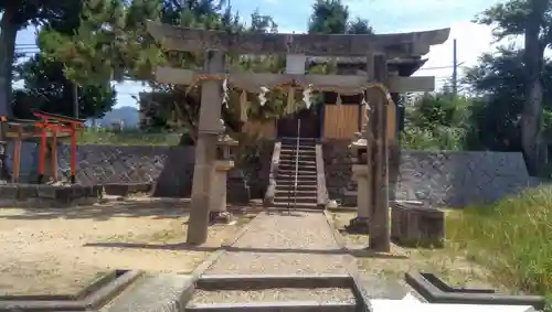 都留美島神社の鳥居