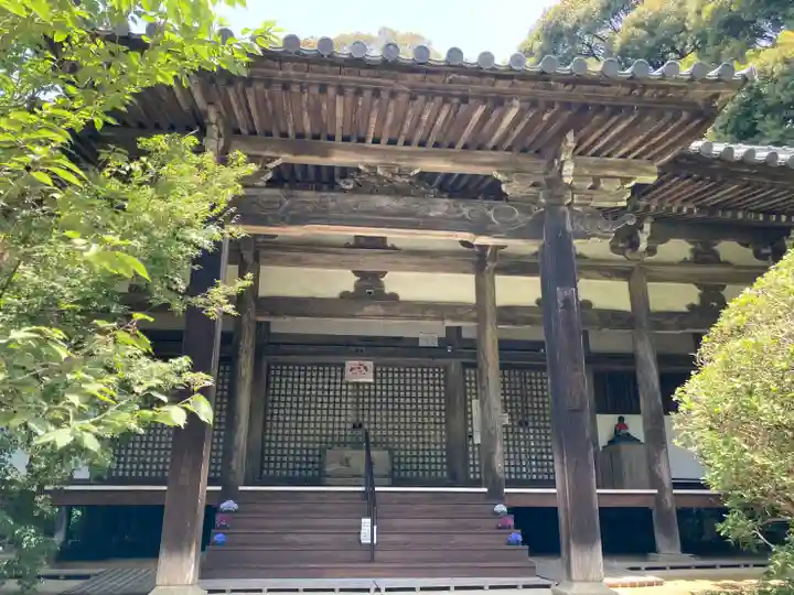 長岳寺の本殿・本堂