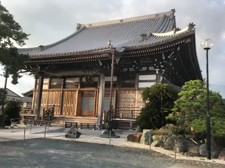 西願寺の本殿・本堂