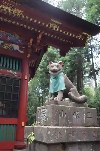 三峯神社の狛犬