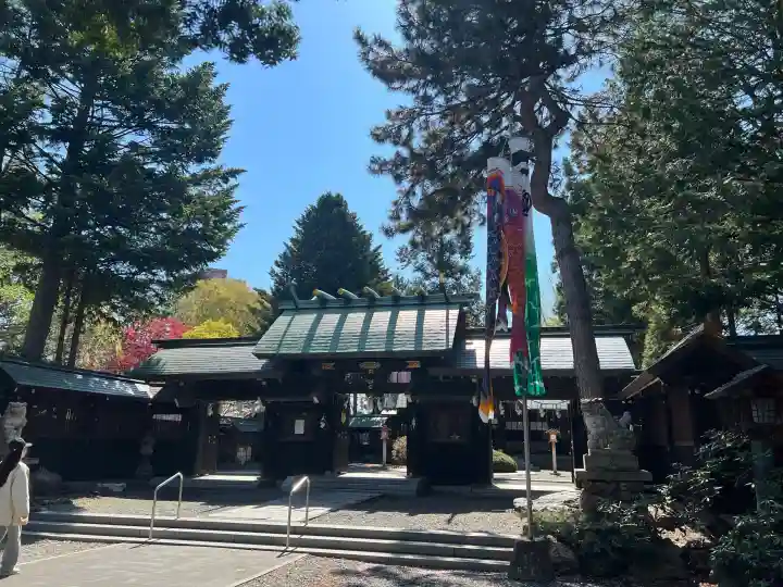琴似神社の{uncategorized: "未分類", other: "その他", undefined: "問題あり", building: "その他建物", grave: "お墓", sacred_gate: "鳥居", guardian: "狛犬", statue: "像", buddha: "仏像", history: "歴史", nature: "自然", garden: "庭園", animal: "動物", pagoda: "塔", temizu: "手水舎", mountain_gate: "山門・神門", sanctuary: "本殿・本堂", subordinate: "末社・摂社", art: "芸術", scenery: "景色", jizo: "地蔵", ema: "絵馬", goshuin: "御朱印", omikuji: "おみくじ", items: "授与品その他", amulet: "お守り", goshuincho: "御朱印帳", eats: "食事", festival: "お祭り", votive_dance: "神楽", shichigosan: "七五三参", wedding: "結婚式", experience: "体験その他", initially: "初詣", around: "周辺", anti_infection: "感染症対策"}