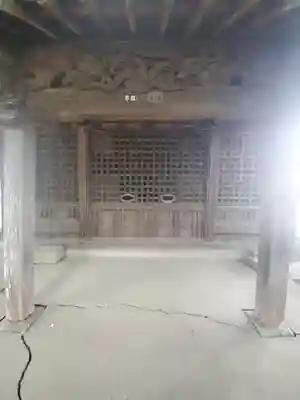 摩多利神社の本殿