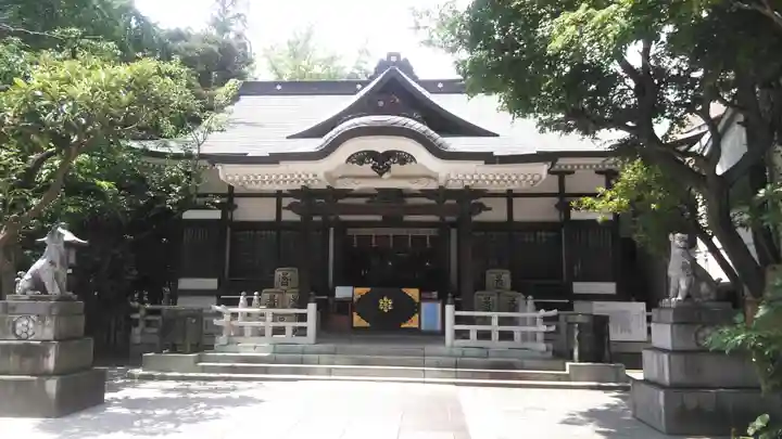鳥越神社の本殿・本堂