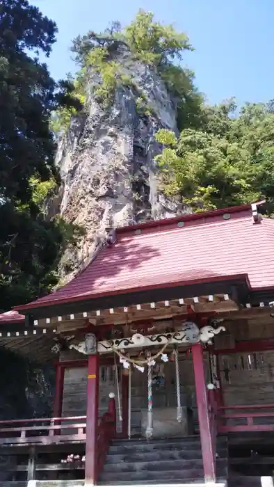 厳竜神社の本殿