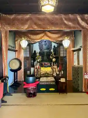 徳寿院の{uncategorized: "未分類", other: "その他", undefined: "問題あり", building: "その他建物", grave: "お墓", sacred_gate: "鳥居", guardian: "狛犬", statue: "像", buddha: "仏像", history: "歴史", nature: "自然", garden: "庭園", animal: "動物", pagoda: "塔", temizu: "手水舎", mountain_gate: "山門・神門", sanctuary: "本殿・本堂", subordinate: "末社・摂社", art: "芸術", scenery: "景色", jizo: "地蔵", ema: "絵馬", goshuin: "御朱印", omikuji: "おみくじ", items: "授与品その他", amulet: "お守り", goshuincho: "御朱印帳", eats: "食事", festival: "お祭り", votive_dance: "神楽", shichigosan: "七五三参", wedding: "結婚式", experience: "体験その他", initially: "初詣", around: "周辺", anti_infection: "感染症対策"}