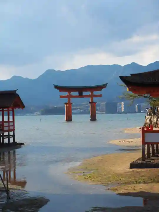 厳島神社の鳥居