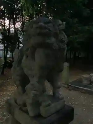 六所社(如意申町)の狛犬