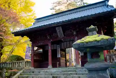 北口本宮冨士浅間神社の山門・神門