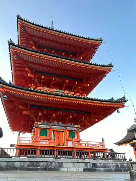 清水寺の{uncategorized: "未分類", other: "その他", undefined: "問題あり", building: "その他建物", grave: "お墓", sacred_gate: "鳥居", guardian: "狛犬", statue: "像", buddha: "仏像", history: "歴史", nature: "自然", garden: "庭園", animal: "動物", pagoda: "塔", temizu: "手水舎", mountain_gate: "山門・神門", sanctuary: "本殿・本堂", subordinate: "末社・摂社", art: "芸術", scenery: "景色", jizo: "地蔵", ema: "絵馬", goshuin: "御朱印", omikuji: "おみくじ", items: "授与品その他", amulet: "お守り", goshuincho: "御朱印帳", eats: "食事", festival: "お祭り", votive_dance: "神楽", shichigosan: "七五三参", wedding: "結婚式", experience: "体験その他", initially: "初詣", around: "周辺", anti_infection: "感染症対策"}