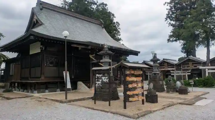 鷲宮神社の{uncategorized: "未分類", other: "その他", undefined: "問題あり", building: "その他建物", grave: "お墓", sacred_gate: "鳥居", guardian: "狛犬", statue: "像", buddha: "仏像", history: "歴史", nature: "自然", garden: "庭園", animal: "動物", pagoda: "塔", temizu: "手水舎", mountain_gate: "山門・神門", sanctuary: "本殿・本堂", subordinate: "末社・摂社", art: "芸術", scenery: "景色", jizo: "地蔵", ema: "絵馬", goshuin: "御朱印", omikuji: "おみくじ", items: "授与品その他", amulet: "お守り", goshuincho: "御朱印帳", eats: "食事", festival: "お祭り", votive_dance: "神楽", shichigosan: "七五三参", wedding: "結婚式", experience: "体験その他", initially: "初詣", around: "周辺", anti_infection: "感染症対策"}