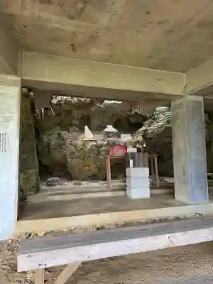 天久宮の{uncategorized: "未分類", other: "その他", undefined: "問題あり", building: "その他建物", grave: "お墓", sacred_gate: "鳥居", guardian: "狛犬", statue: "像", buddha: "仏像", history: "歴史", nature: "自然", garden: "庭園", animal: "動物", pagoda: "塔", temizu: "手水舎", mountain_gate: "山門・神門", sanctuary: "本殿・本堂", subordinate: "末社・摂社", art: "芸術", scenery: "景色", jizo: "地蔵", ema: "絵馬", goshuin: "御朱印", omikuji: "おみくじ", items: "授与品その他", amulet: "お守り", goshuincho: "御朱印帳", eats: "食事", festival: "お祭り", votive_dance: "神楽", shichigosan: "七五三参", wedding: "結婚式", experience: "体験その他", initially: "初詣", around: "周辺", anti_infection: "感染症対策"}