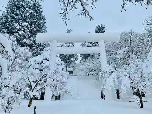 土津神社｜こどもと出世の神さまの鳥居