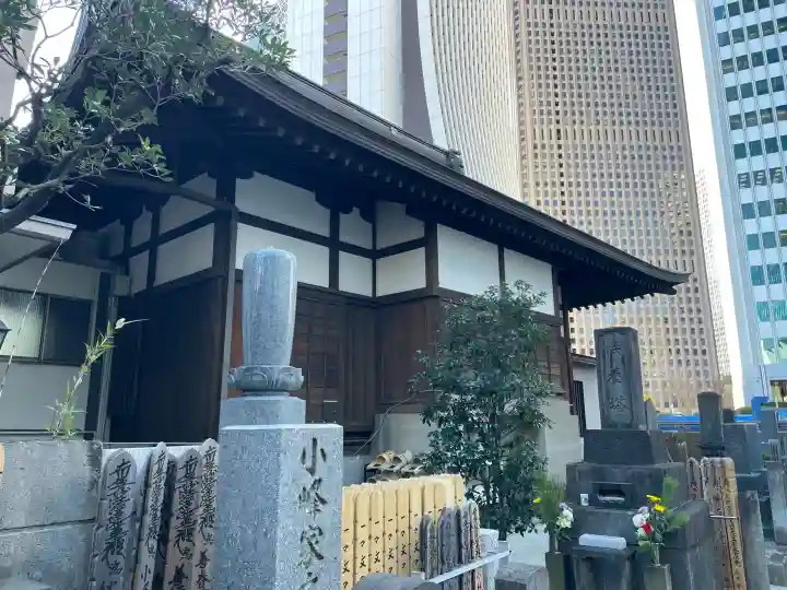 常泉院の{uncategorized: "未分類", other: "その他", undefined: "問題あり", building: "その他建物", grave: "お墓", sacred_gate: "鳥居", guardian: "狛犬", statue: "像", buddha: "仏像", history: "歴史", nature: "自然", garden: "庭園", animal: "動物", pagoda: "塔", temizu: "手水舎", mountain_gate: "山門・神門", sanctuary: "本殿・本堂", subordinate: "末社・摂社", art: "芸術", scenery: "景色", jizo: "地蔵", ema: "絵馬", goshuin: "御朱印", omikuji: "おみくじ", items: "授与品その他", amulet: "お守り", goshuincho: "御朱印帳", eats: "食事", festival: "お祭り", votive_dance: "神楽", shichigosan: "七五三参", wedding: "結婚式", experience: "体験その他", initially: "初詣", around: "周辺", anti_infection: "感染症対策"}