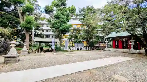 前原御嶽神社の建物その他