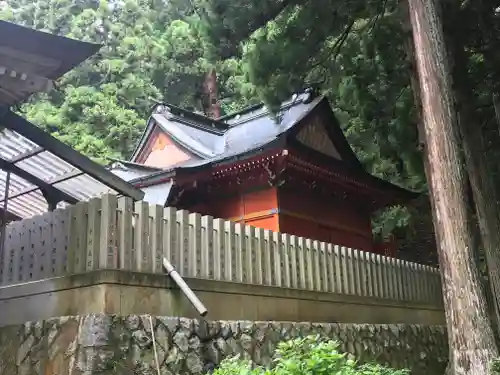 志和稲荷神社の本殿