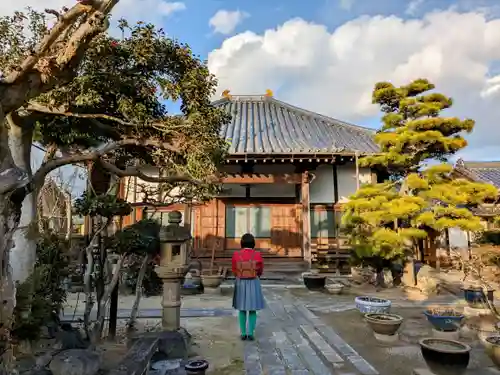 三誓寺の本殿・本堂