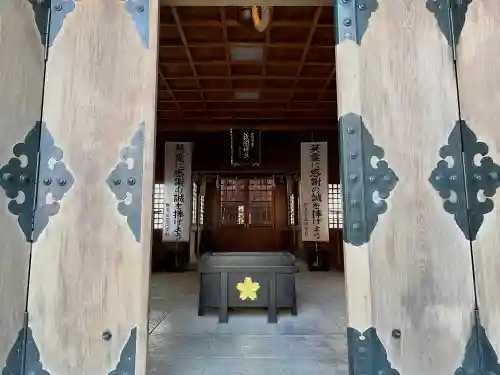 高岡市護国神社の本殿・本堂
