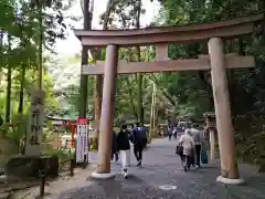 狭井坐大神荒魂神社(狭井神社)の鳥居