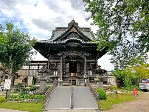 秩父札所十三番 慈眼寺の本殿・本堂