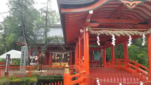 生島足島神社の本殿