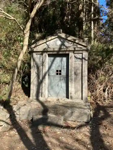 星野町星宮神社の{uncategorized: "未分類", other: "その他", undefined: "問題あり", building: "その他建物", grave: "お墓", sacred_gate: "鳥居", guardian: "狛犬", statue: "像", buddha: "仏像", history: "歴史", nature: "自然", garden: "庭園", animal: "動物", pagoda: "塔", temizu: "手水舎", mountain_gate: "山門・神門", sanctuary: "本殿・本堂", subordinate: "末社・摂社", art: "芸術", scenery: "景色", jizo: "地蔵", ema: "絵馬", goshuin: "御朱印", omikuji: "おみくじ", items: "授与品その他", amulet: "お守り", goshuincho: "御朱印帳", eats: "食事", festival: "お祭り", votive_dance: "神楽", shichigosan: "七五三参", wedding: "結婚式", experience: "体験その他", initially: "初詣", around: "周辺", anti_infection: "感染症対策"}