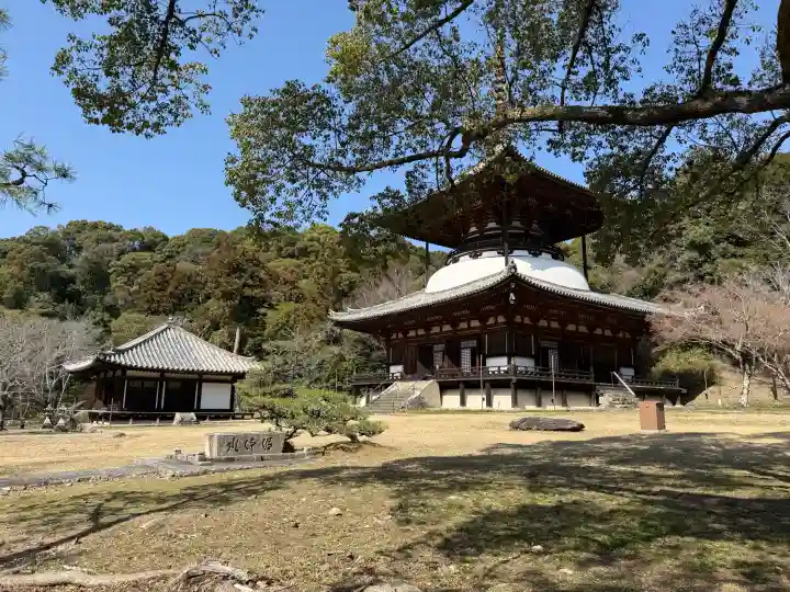 根来寺の{uncategorized: "未分類", other: "その他", undefined: "問題あり", building: "その他建物", grave: "お墓", sacred_gate: "鳥居", guardian: "狛犬", statue: "像", buddha: "仏像", history: "歴史", nature: "自然", garden: "庭園", animal: "動物", pagoda: "塔", temizu: "手水舎", mountain_gate: "山門・神門", sanctuary: "本殿・本堂", subordinate: "末社・摂社", art: "芸術", scenery: "景色", jizo: "地蔵", ema: "絵馬", goshuin: "御朱印", omikuji: "おみくじ", items: "授与品その他", amulet: "お守り", goshuincho: "御朱印帳", eats: "食事", festival: "お祭り", votive_dance: "神楽", shichigosan: "七五三参", wedding: "結婚式", experience: "体験その他", initially: "初詣", around: "周辺", anti_infection: "感染症対策"}