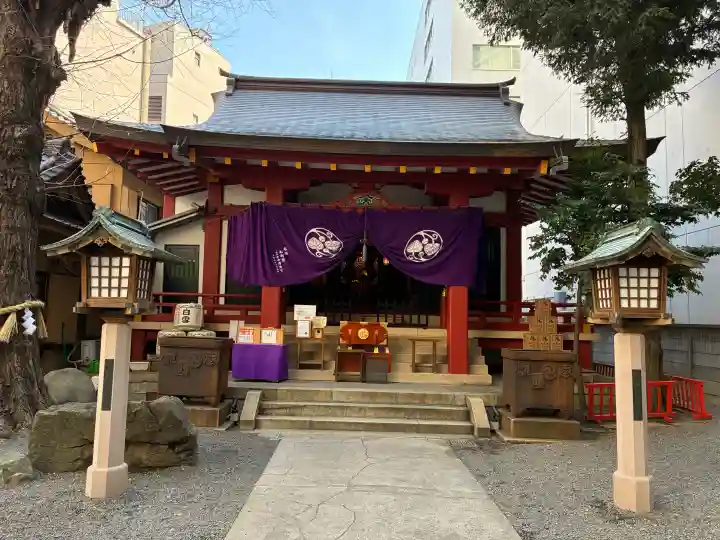 日本橋日枝神社の{uncategorized: "未分類", other: "その他", undefined: "問題あり", building: "その他建物", grave: "お墓", sacred_gate: "鳥居", guardian: "狛犬", statue: "像", buddha: "仏像", history: "歴史", nature: "自然", garden: "庭園", animal: "動物", pagoda: "塔", temizu: "手水舎", mountain_gate: "山門・神門", sanctuary: "本殿・本堂", subordinate: "末社・摂社", art: "芸術", scenery: "景色", jizo: "地蔵", ema: "絵馬", goshuin: "御朱印", omikuji: "おみくじ", items: "授与品その他", amulet: "お守り", goshuincho: "御朱印帳", eats: "食事", festival: "お祭り", votive_dance: "神楽", shichigosan: "七五三参", wedding: "結婚式", experience: "体験その他", initially: "初詣", around: "周辺", anti_infection: "感染症対策"}